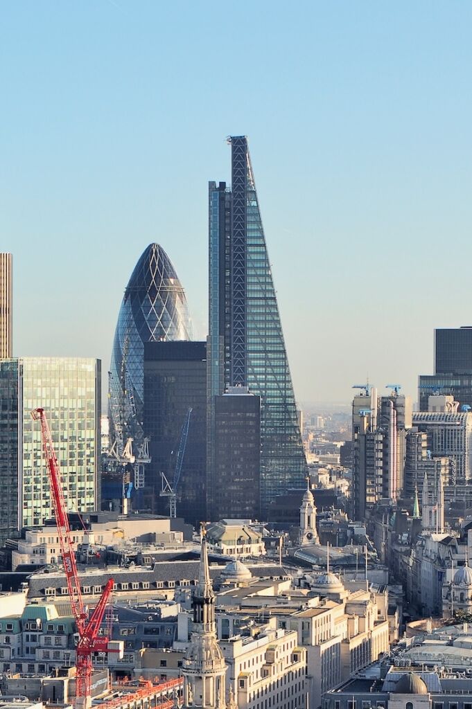 immersion or language stays abroad or even in France for rapid progress in foreign languages