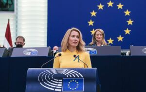 MEP prend la parole parlement europeen Améliorer son expression orale anglais / langue étrangère pour prendre la parole en public lors de réunion, meeting, conférence, webinaire... notamment sur des enjeux de la ESG